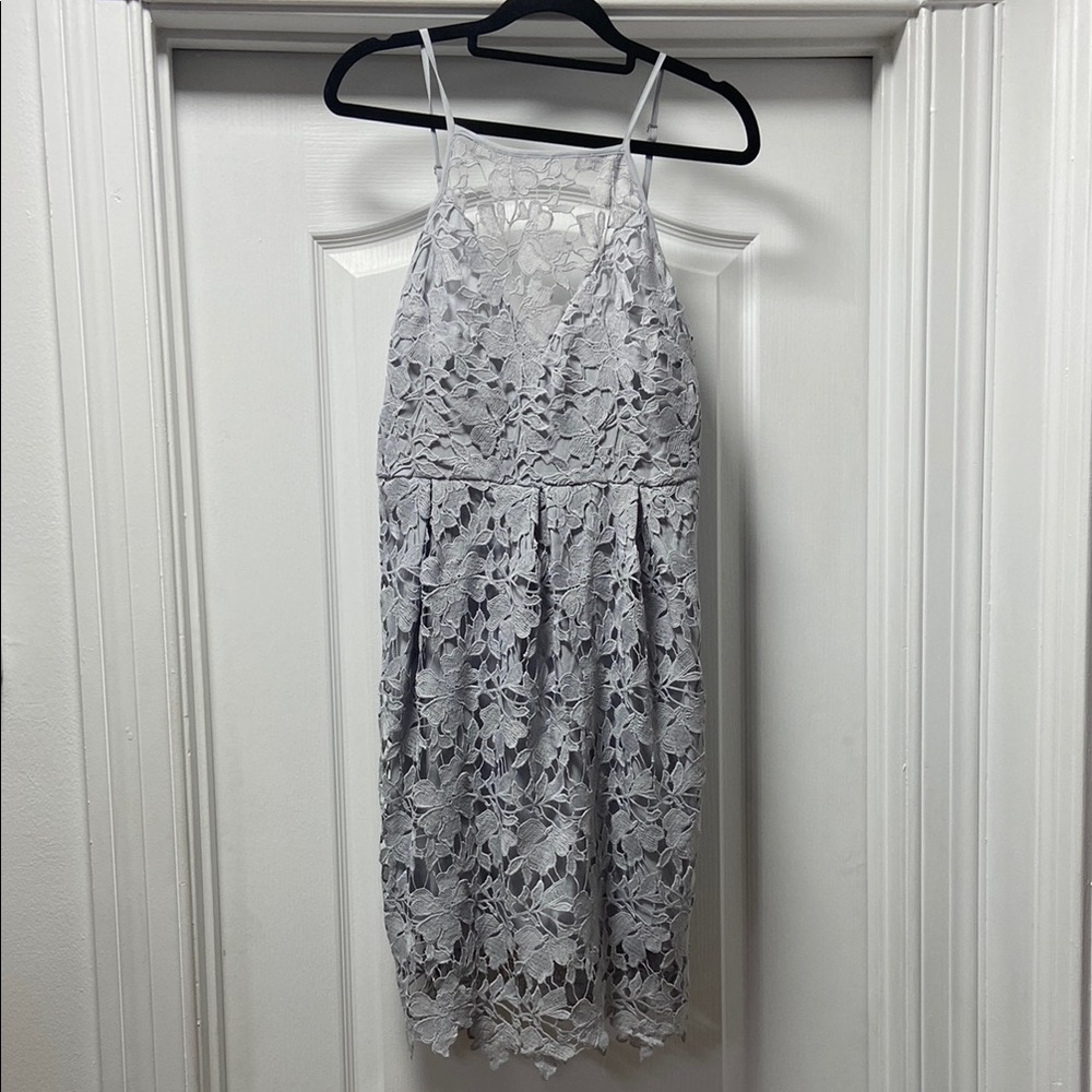 Elegant Gray Lace Midi Dress